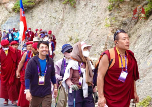 minh-nhua-hanh-huong-hon-100-km-xuyen-day-himalaya